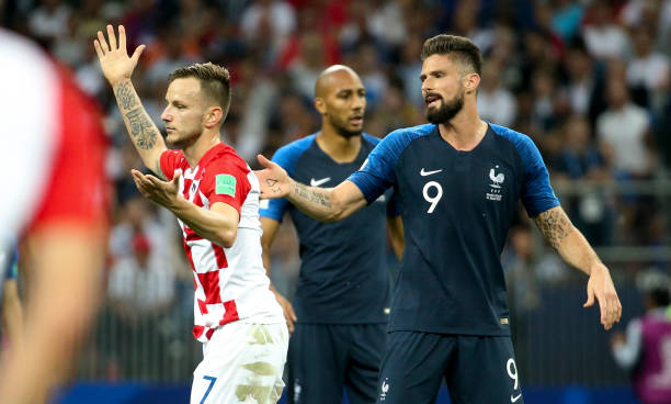 的防线表现 的防线表现